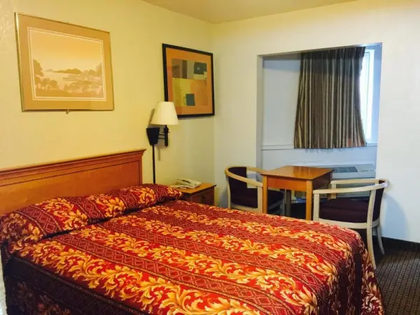 Economy Inn 8