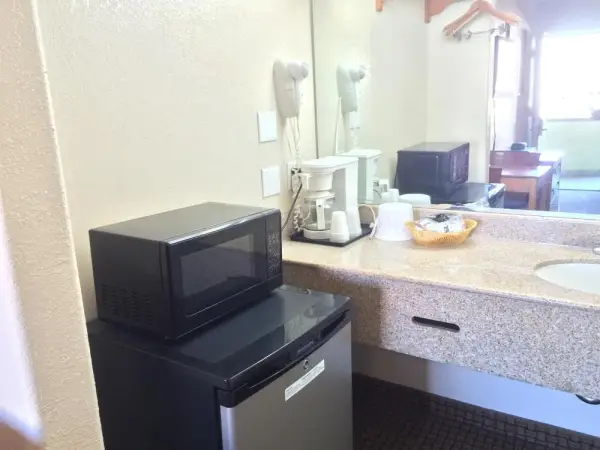 Economy Inn 9
