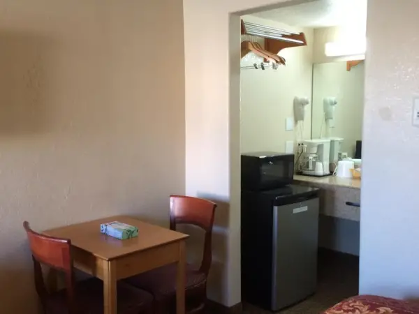 Economy Inn 10