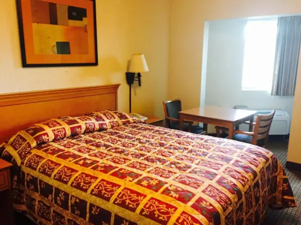 Economy Inn 5